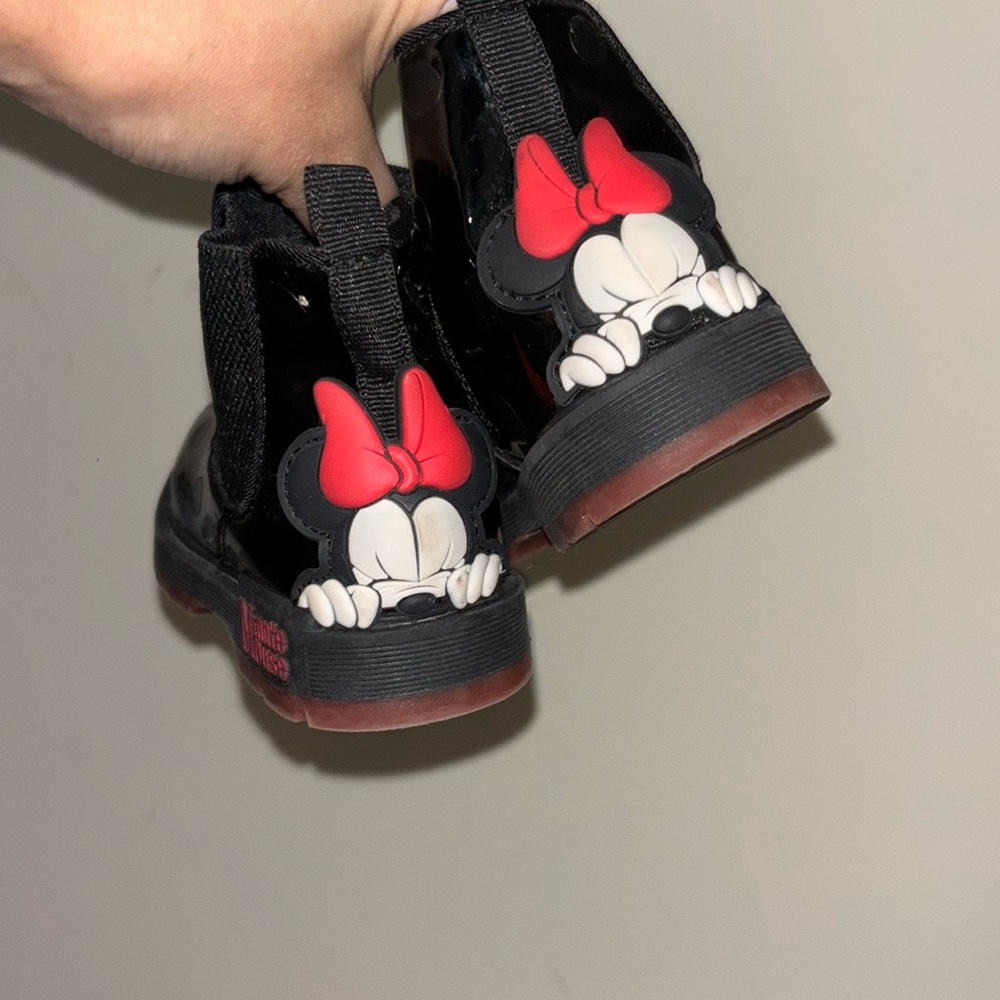Minnie Mouse Booties - Picture 4 of 5